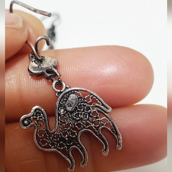 925 Silver Retro Animal Carve Camel Drop Dangle Earrings. 🌴 - Picture 3 of 4